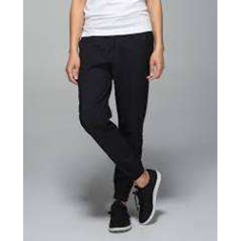 Lululemon Black Jet Crop Slim Snap Cuff Jogger Pants SZ 6 Athletic Athleisure